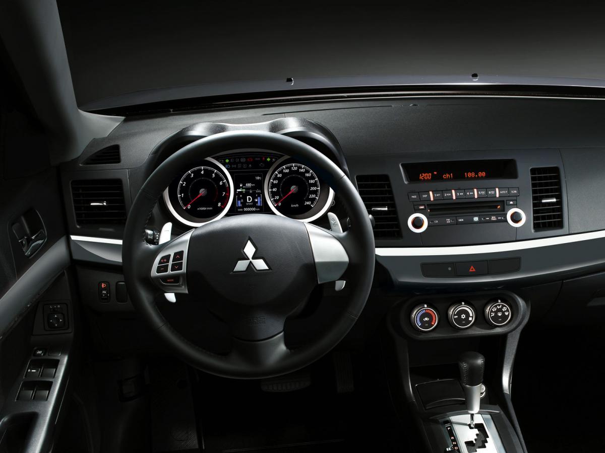 Mitsubishi Lancer 10 Interior